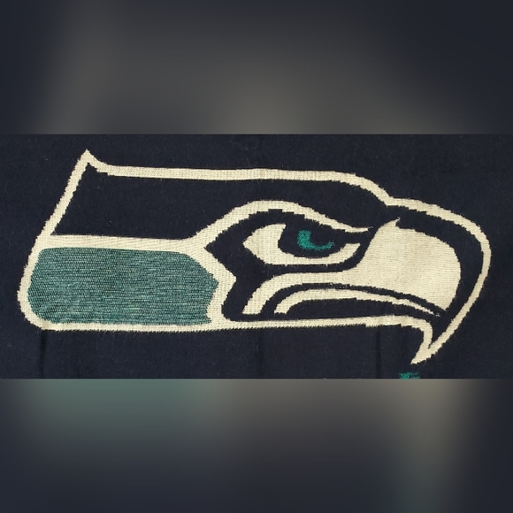 Seattle Seahawks Hooded Poncho - Picture 3 of 6